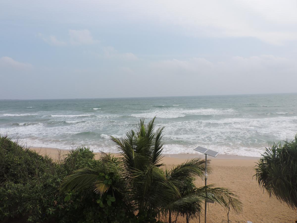 Sea View Beach Hotel Nilaveli Exterior photo
