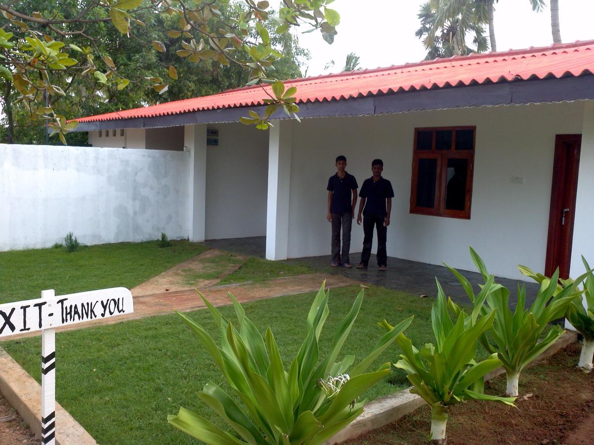 Sea View Beach Hotel Nilaveli Exterior photo