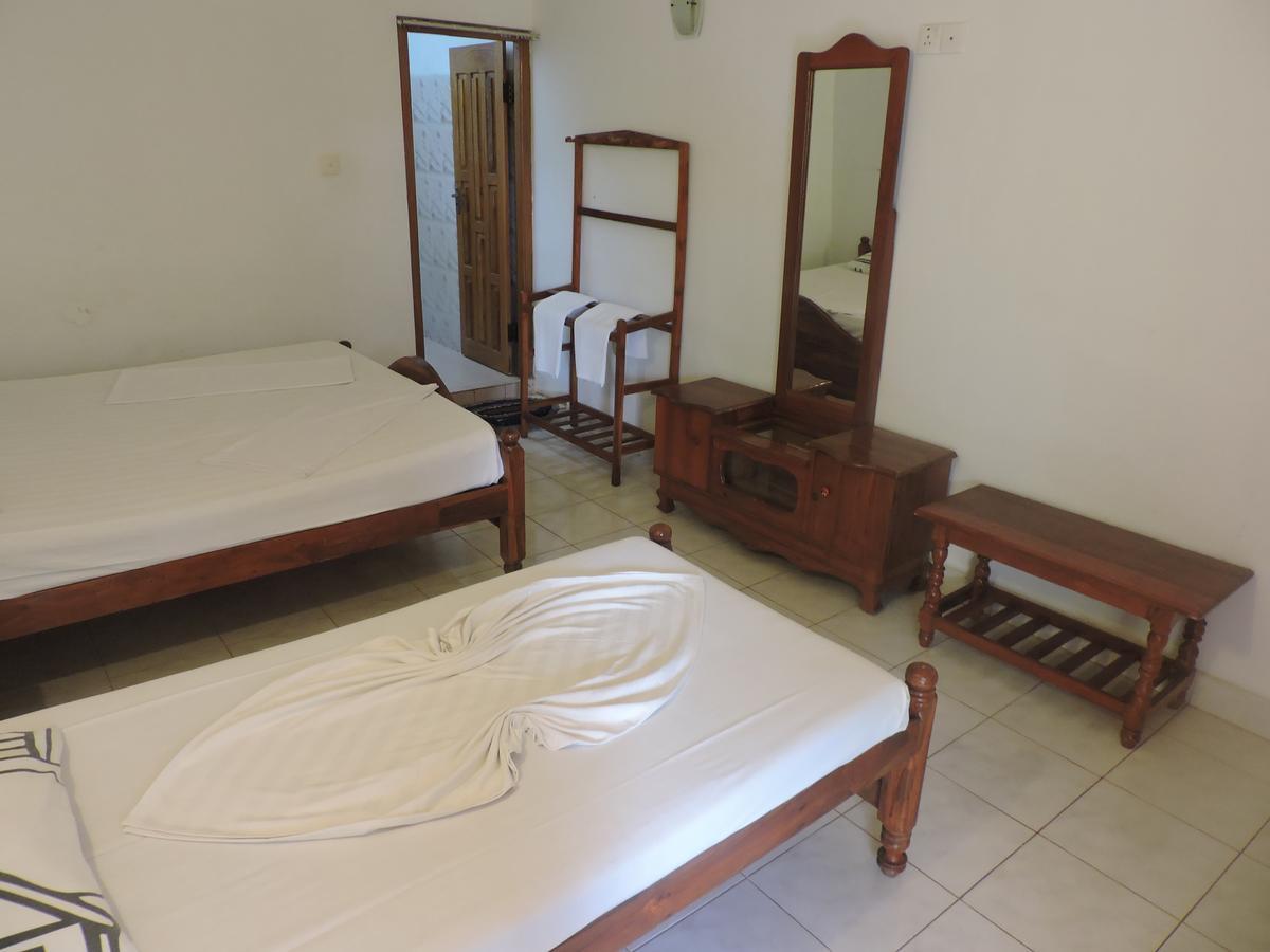 Sea View Beach Hotel Nilaveli Exterior photo